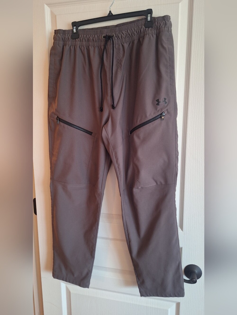 Under Armour Men's Charcoal Athletic Joggers with Zipper Pockets